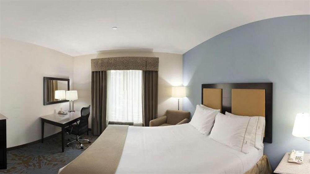 Comfort Inn & Suites Plainville-Foxboro Bagian luar foto