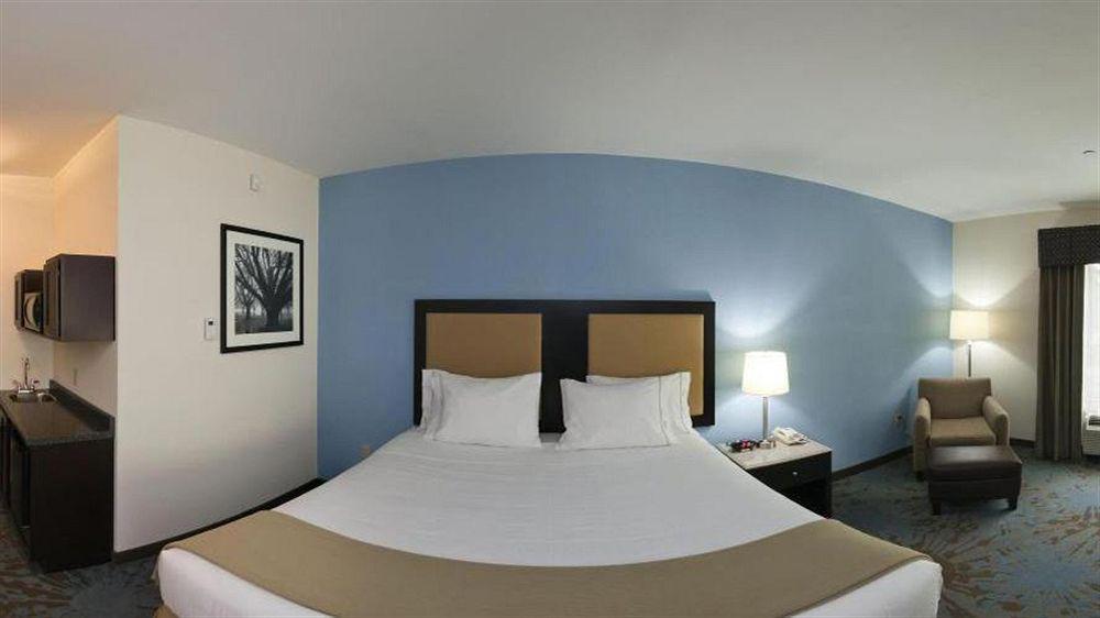 Comfort Inn & Suites Plainville-Foxboro Bagian luar foto