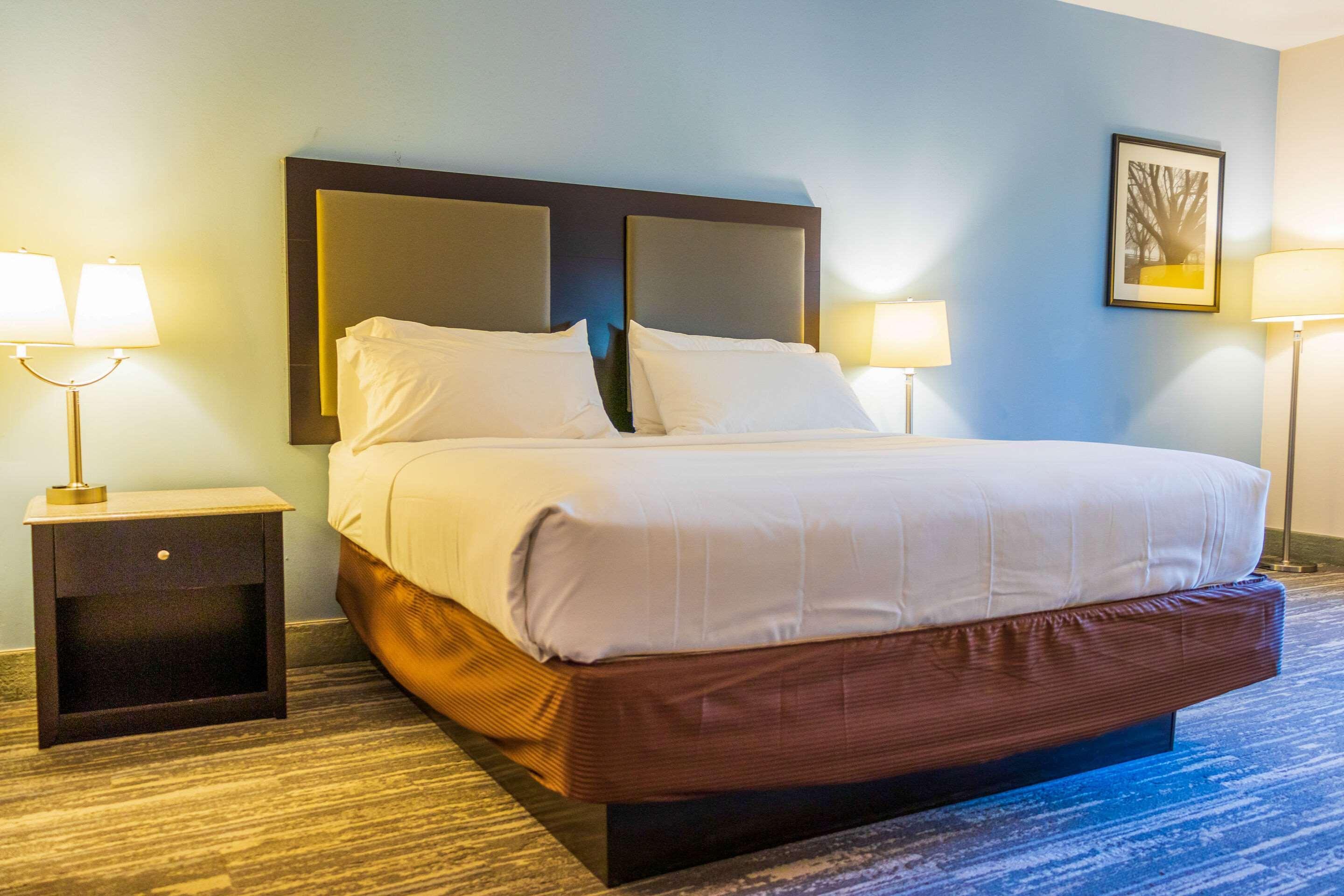 Comfort Inn & Suites Plainville-Foxboro Bagian luar foto