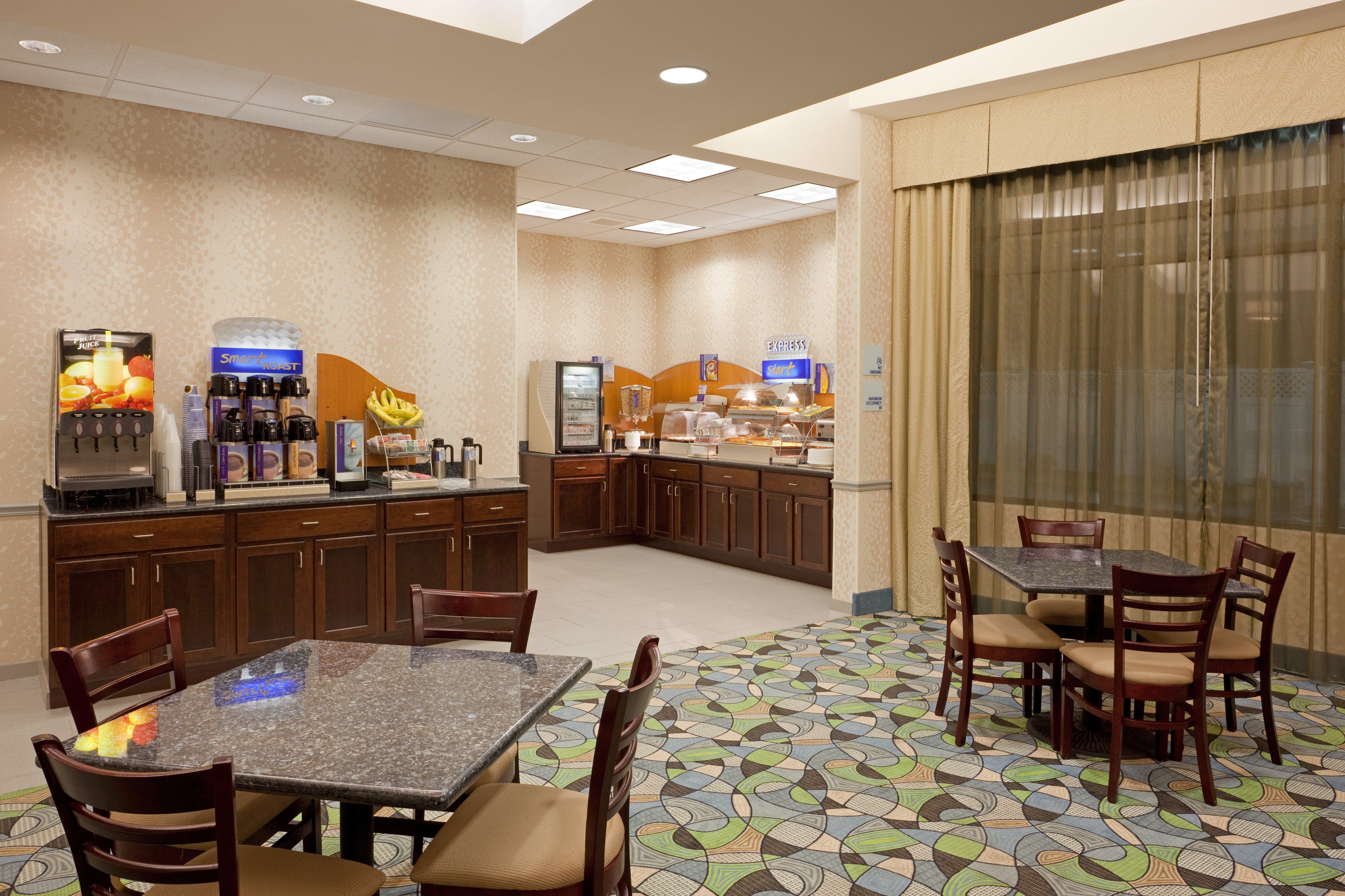 Comfort Inn & Suites Plainville-Foxboro Bagian luar foto